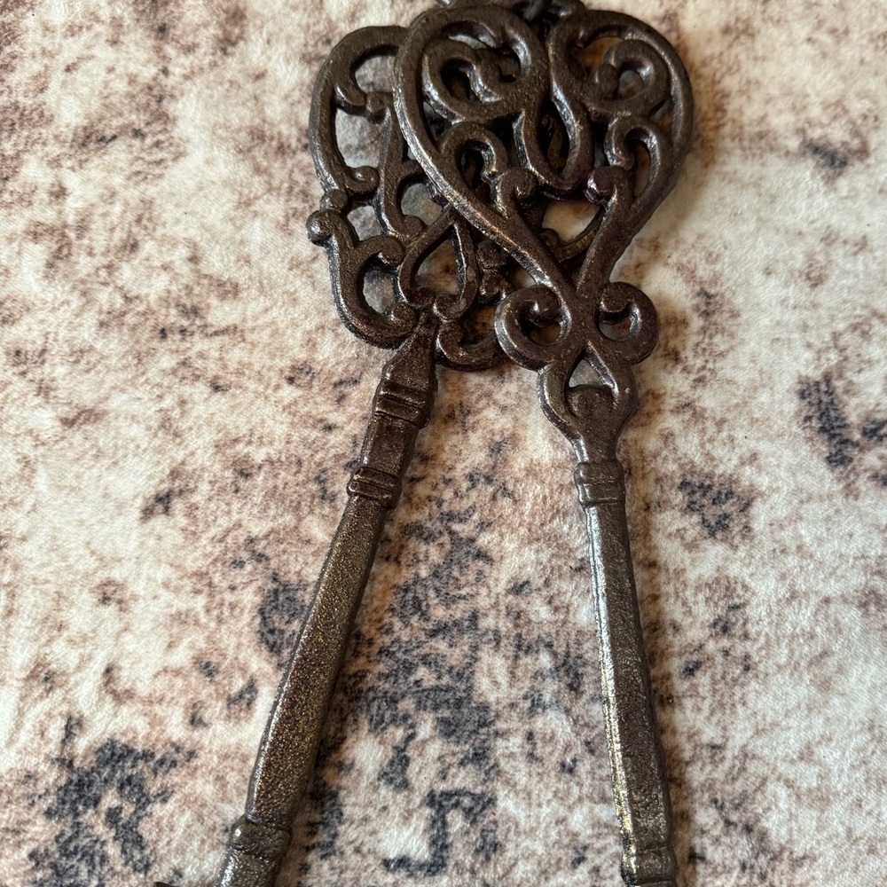 Vintage Style LARGE Ornate Skeleton Keys
